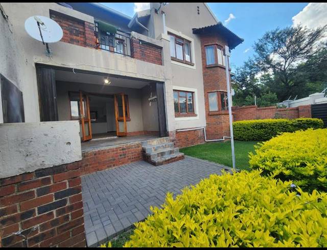 3 BEDROOM TOWNHOUSE FOR SALE IN MEYERSDAL